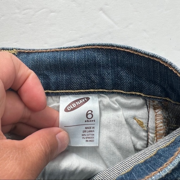 Old Navy “The Diva” Ladies Size 6Short - Picture 4 of 4